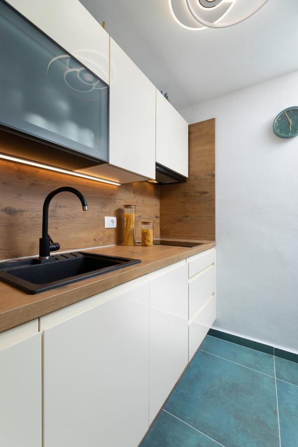 Studio, 70 Steps From The Beach 巴斯卡 外观 照片